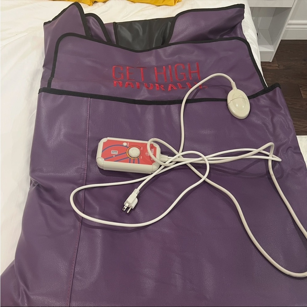 HigherDOSE infrared sauna blanket